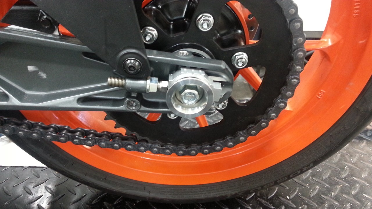 Fast Frank Racing 15+ KTM RC390 / Duke 390 Rear Axle Pull Cup