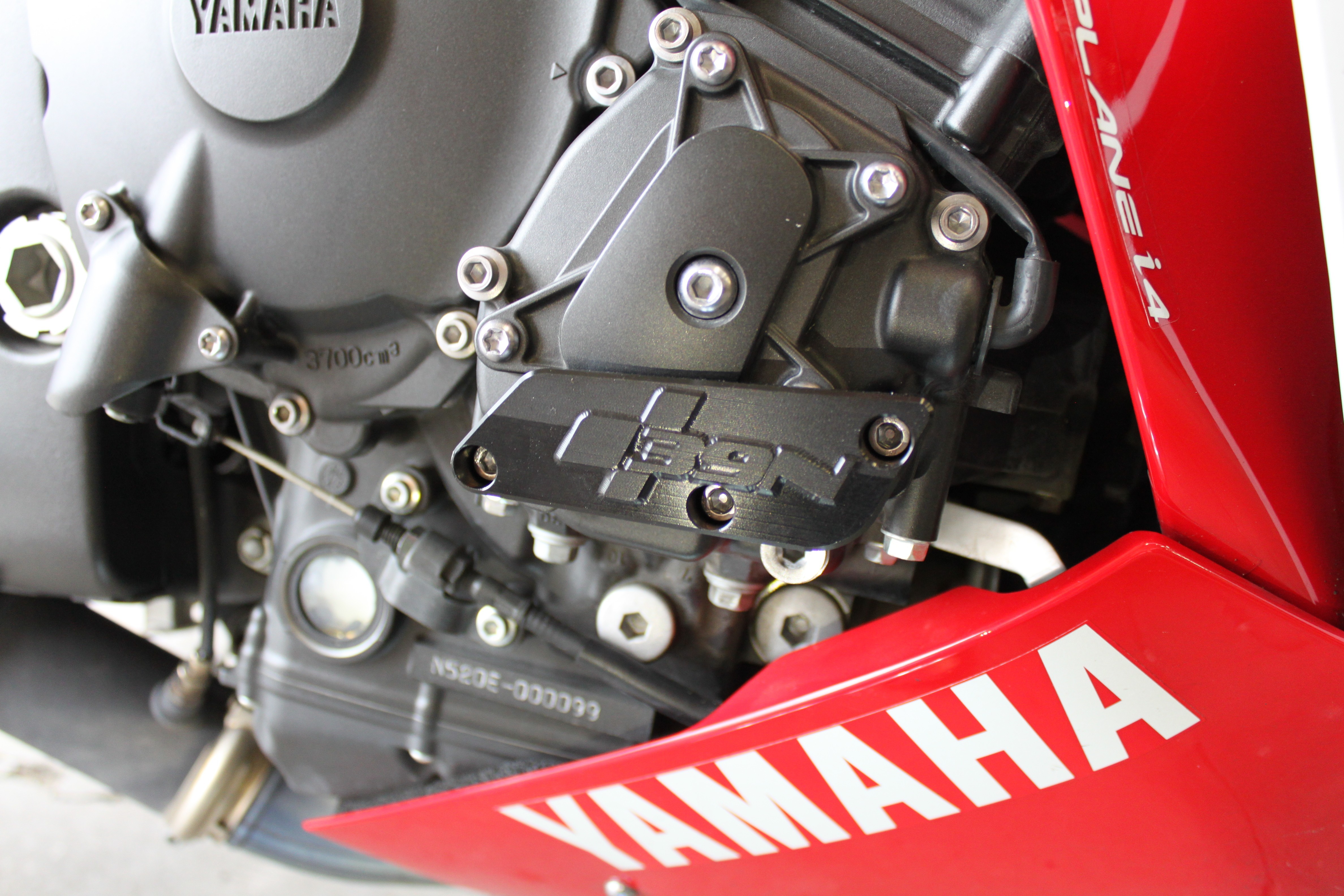 39NRacing 09-14 Yamaha YZF-R1 Case Savers