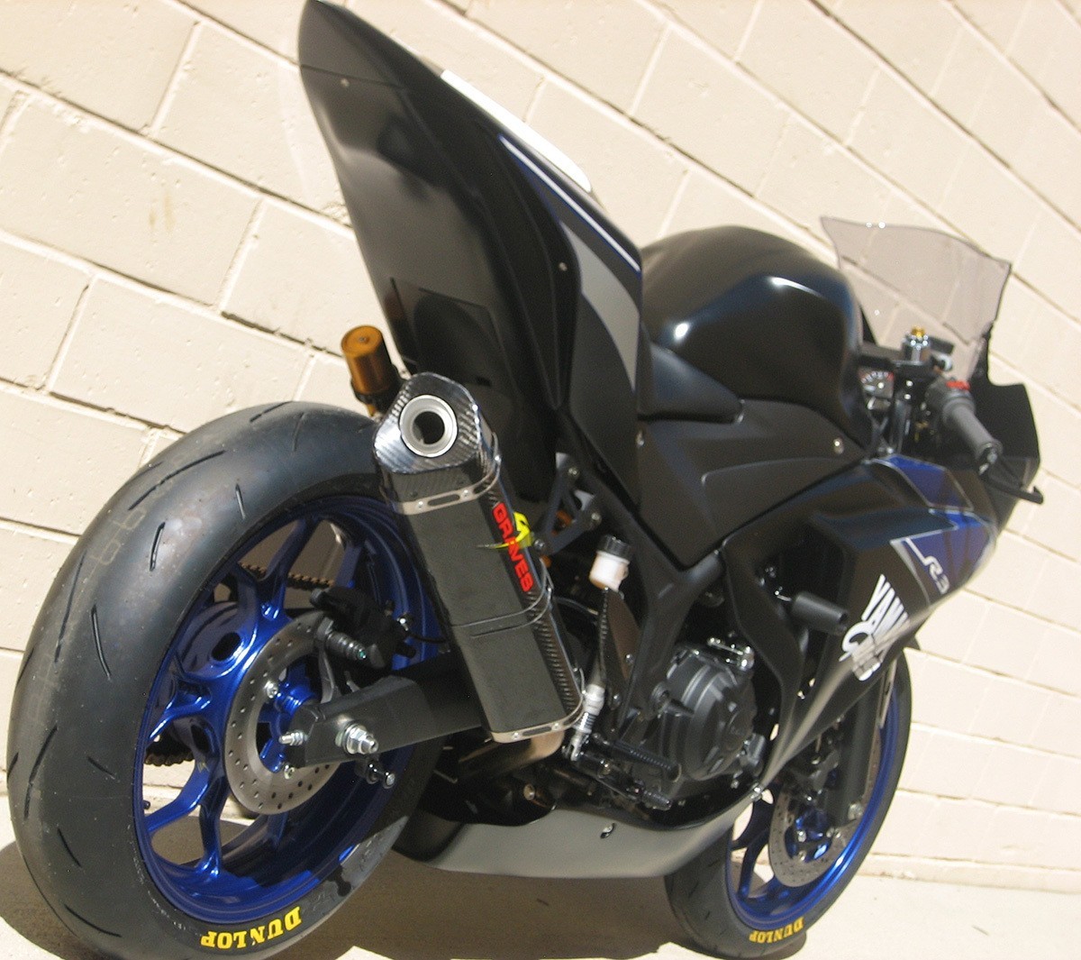 Graves Motorsports Yamaha YZF-R3 Full Exhaust System WORKS 2